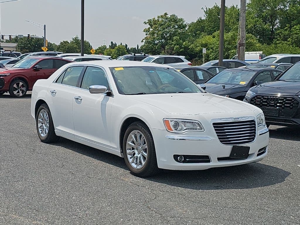 2014 Chrysler 300 C — photo 1 of 19