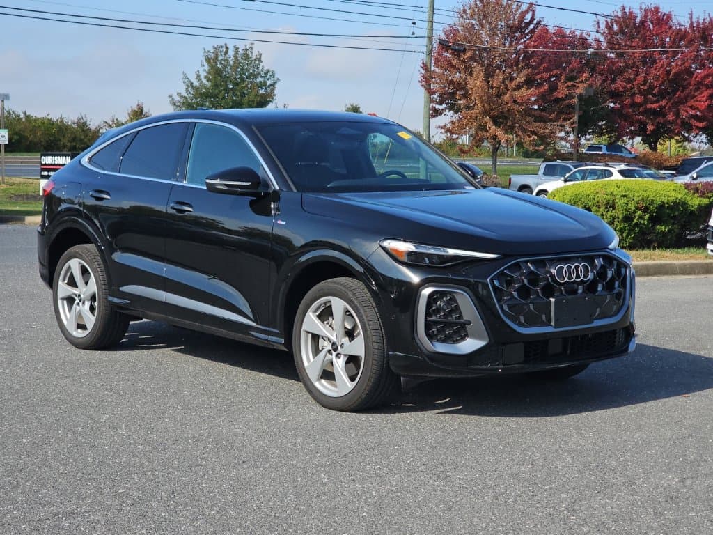 2025 Audi Q5 Sportback Base — photo 1 of 18
