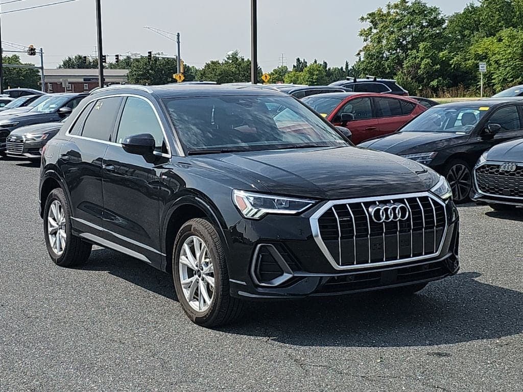 2025 Audi Q3 Premium — photo 1 of 19