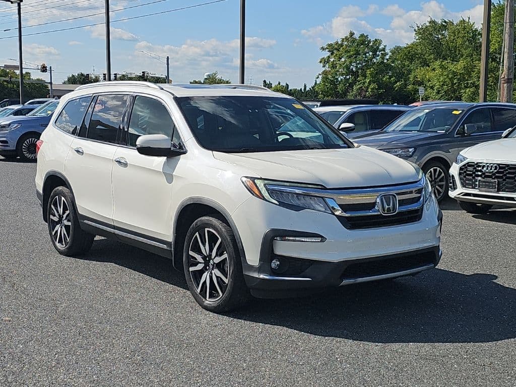 2019 Honda Pilot Touring 7-Passenger — photo 1 of 19
