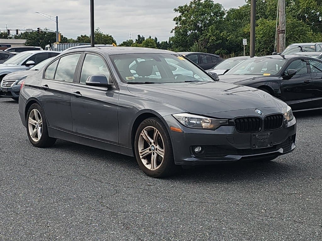 2015 BMW 3 Series 320i xDrive — photo 1 of 19
