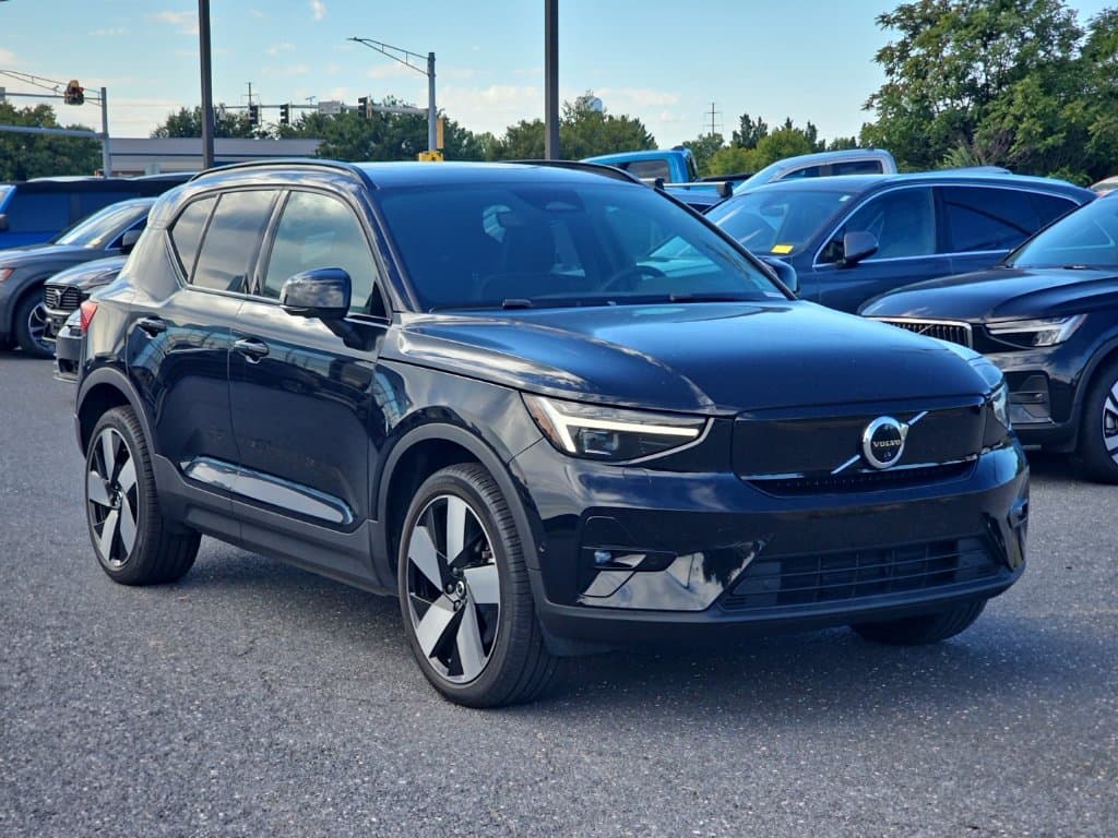 2023 Volvo XC40 Recharge Pure Electric Ultimate — photo 1 of 19