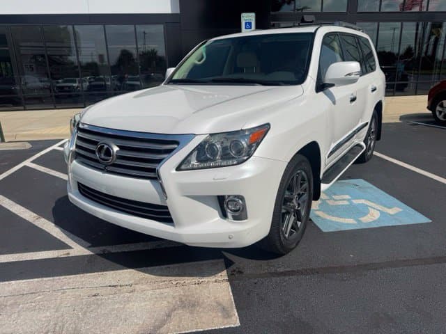2014 Lexus LX 570 Base — photo 1 of 15