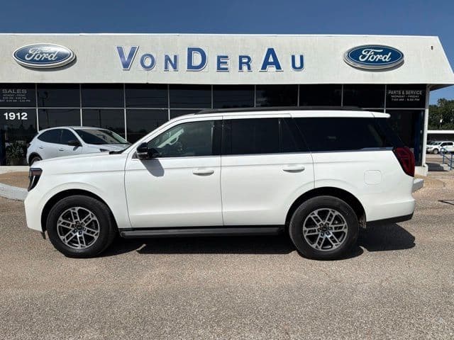 2026 Ford Expedition Active — photo 1 of 13