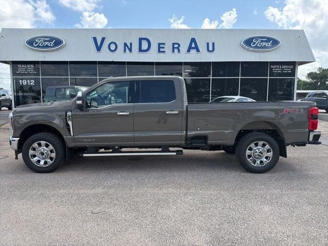 2026 Ford F-350SD Lariat — photo 1 of 22