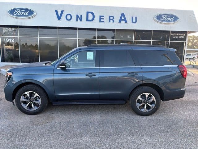 2027 Ford Expedition Active — photo 1 of 22