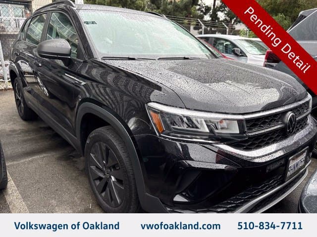2023 Volkswagen Taos Base — photo 1 of 8