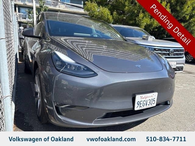 2023 Tesla Model Y Long Range — photo 1 of 8