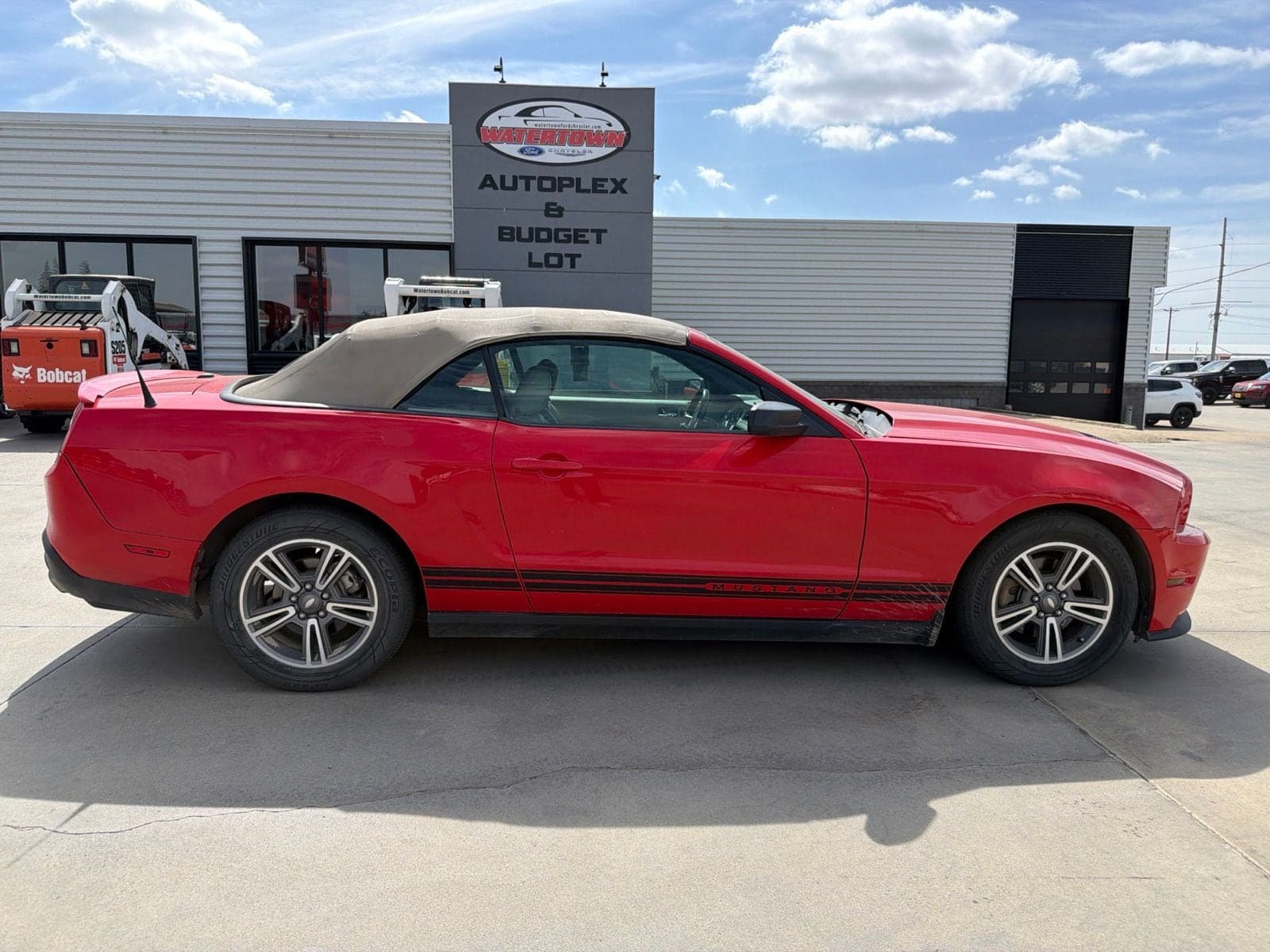 2011 Ford Mustang V6 Premium — photo 1 of 20