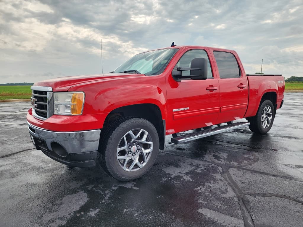 2011 GMC Sierra SLT — photo 1 of 18