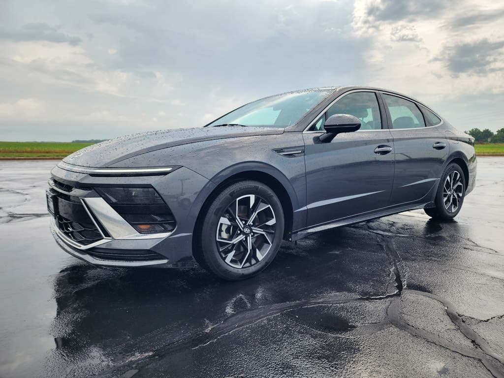 2024 Hyundai Sonata SEL — photo 1 of 14