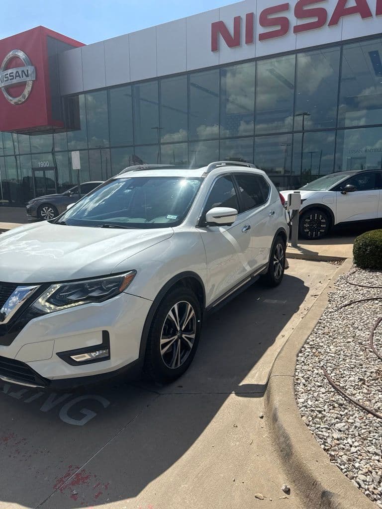 2017 Nissan Rogue SL — photo 1 of 13
