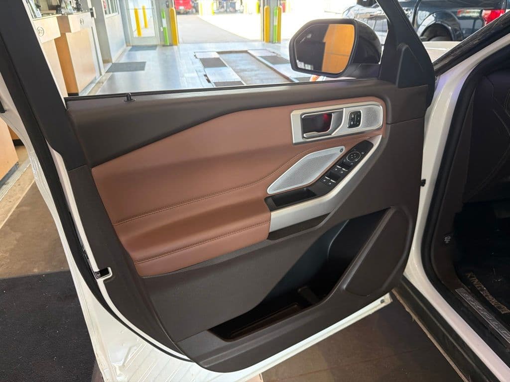 2023 Ford Explorer King Ranch — photo 1 of 9
