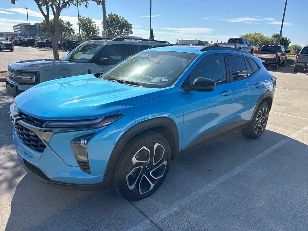 2025 Chevrolet Trax 2RS — photo 1 of 16