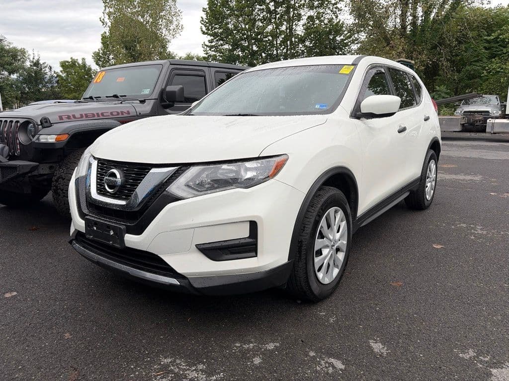 2017 Nissan Rogue S — photo 1 of 3