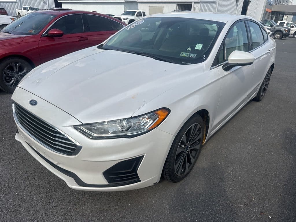2019 Ford Fusion SE — photo 1 of 3