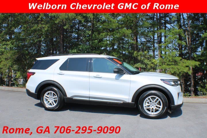 2025 Ford Explorer Active — photo 1 of 18