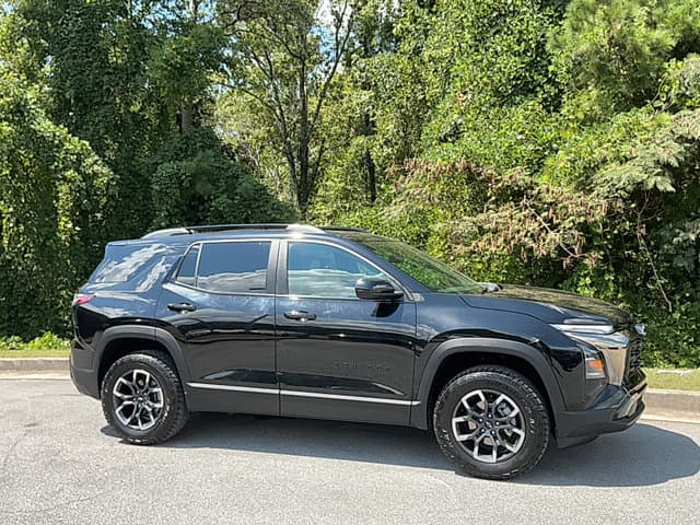 2025 Chevrolet Equinox FWD ACTIV — photo 1 of 16