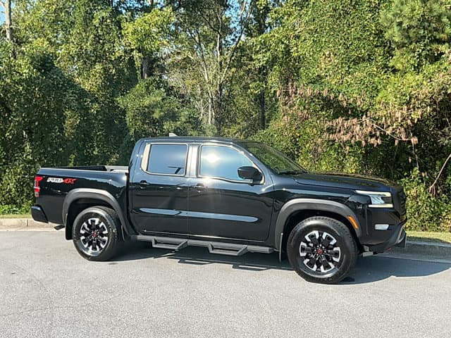 2024 Nissan Frontier PRO-4X — photo 1 of 18