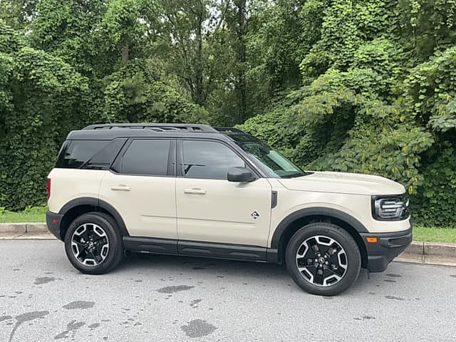 2024 Ford Bronco Sport Outer Banks — photo 1 of 17