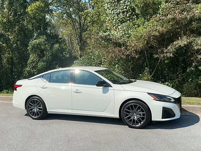 2024 Nissan Altima 2.5 SR — photo 1 of 16