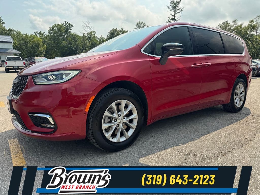2025 Chrysler Pacifica Select — photo 1 of 34