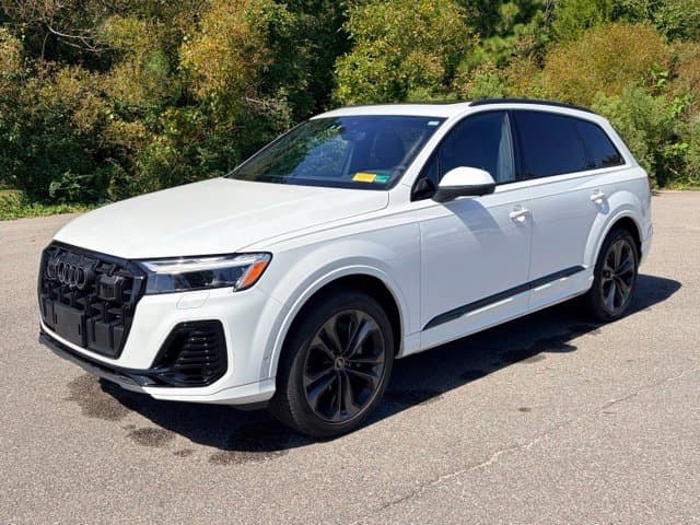 2025 Audi Q7 Base — photo 1 of 10