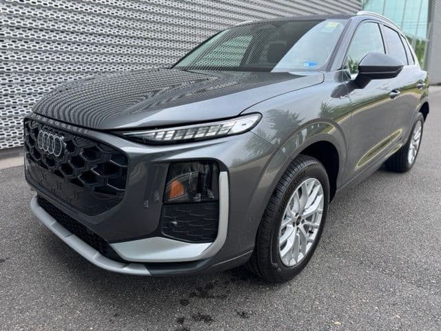 2026 Audi Q3 Base — photo 1 of 26