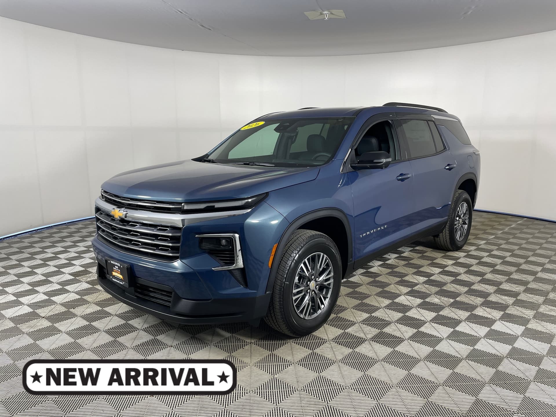 2026 Chevrolet Traverse AWD LT — photo 1 of 24