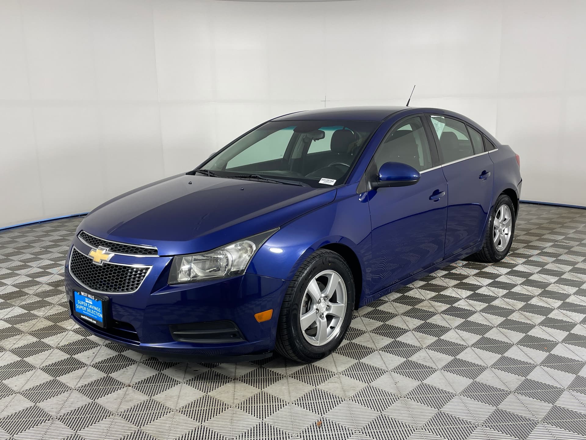 2012 Chevrolet Cruze 1LT — photo 1 of 24