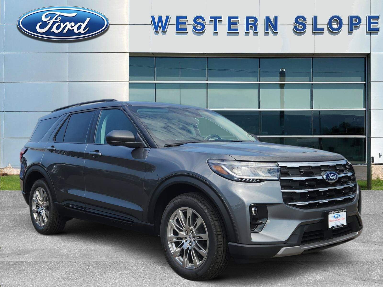2026 Ford Explorer Active — photo 1 of 14