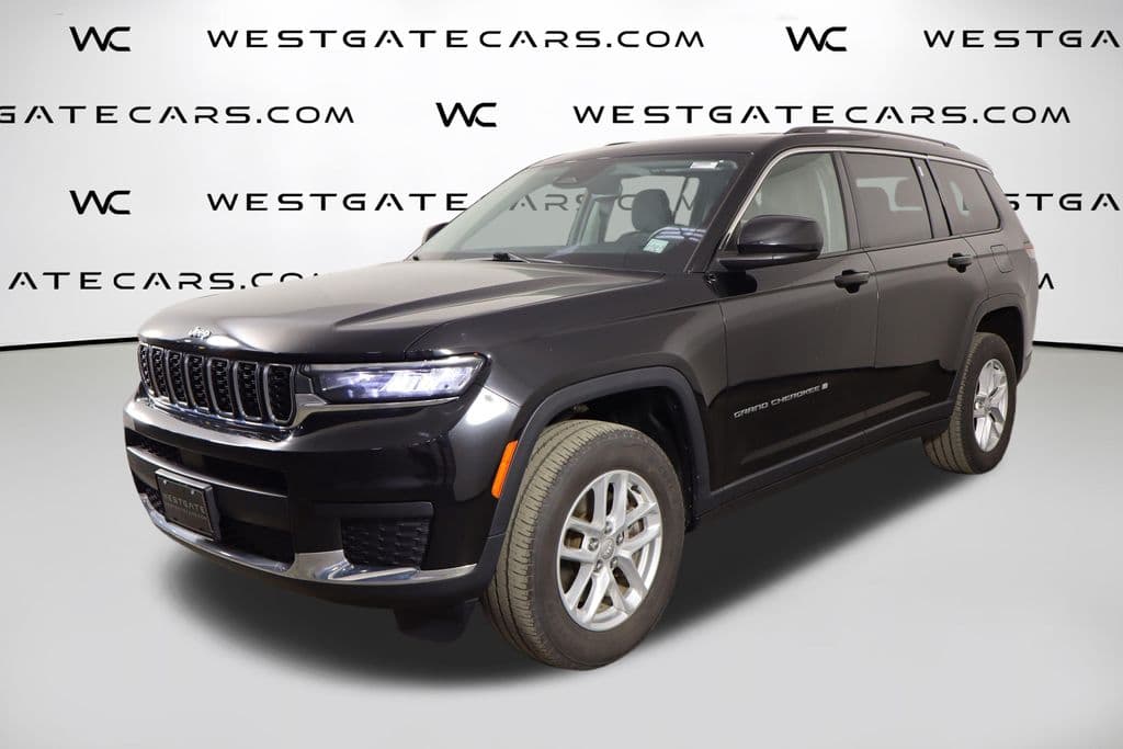 2022 Jeep Grand Cherokee Laredo — photo 1 of 40