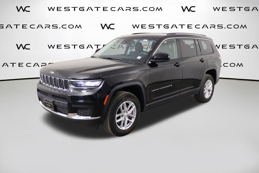 2023 Jeep Grand Cherokee Laredo — photo 1 of 52