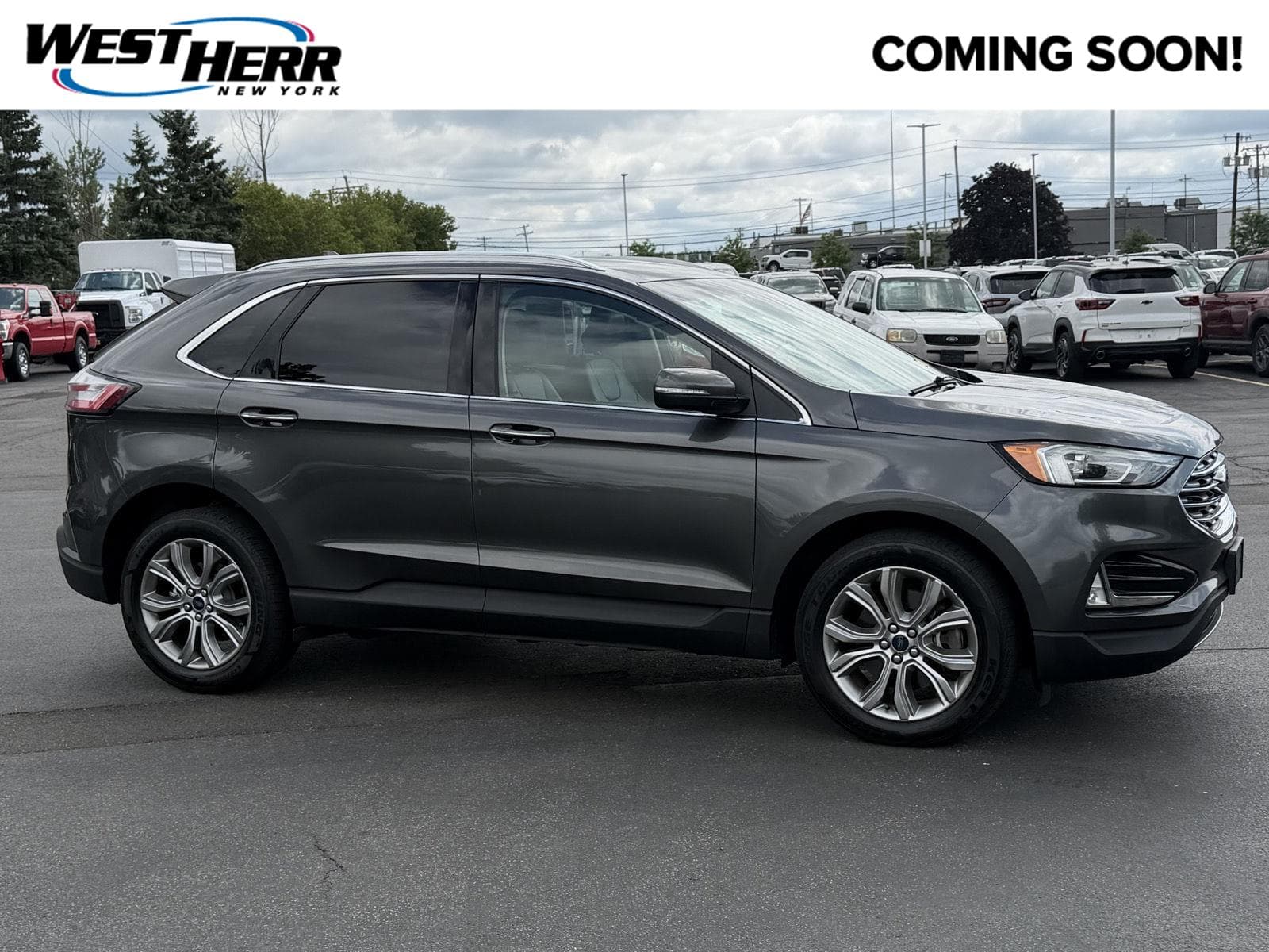 2019 Ford Edge Titanium — photo 1 of 10