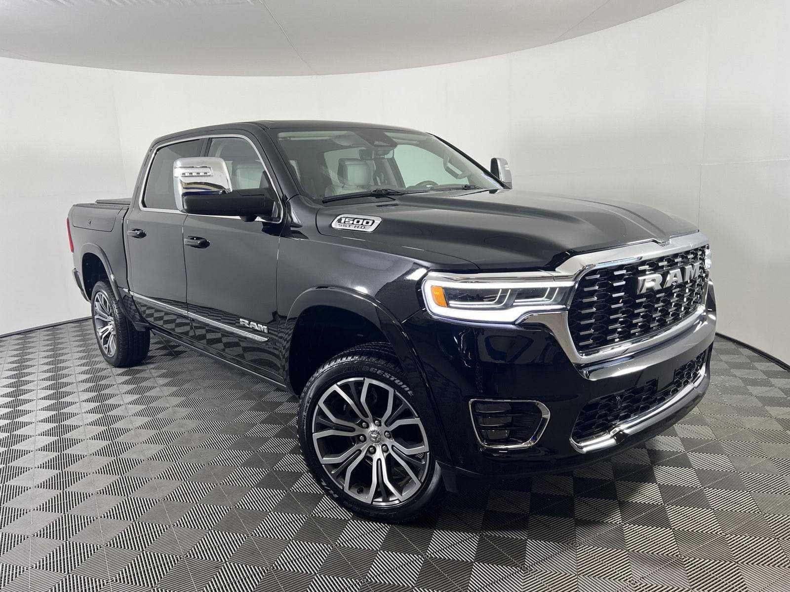 2025 RAM 1500 Base — photo 1 of 41