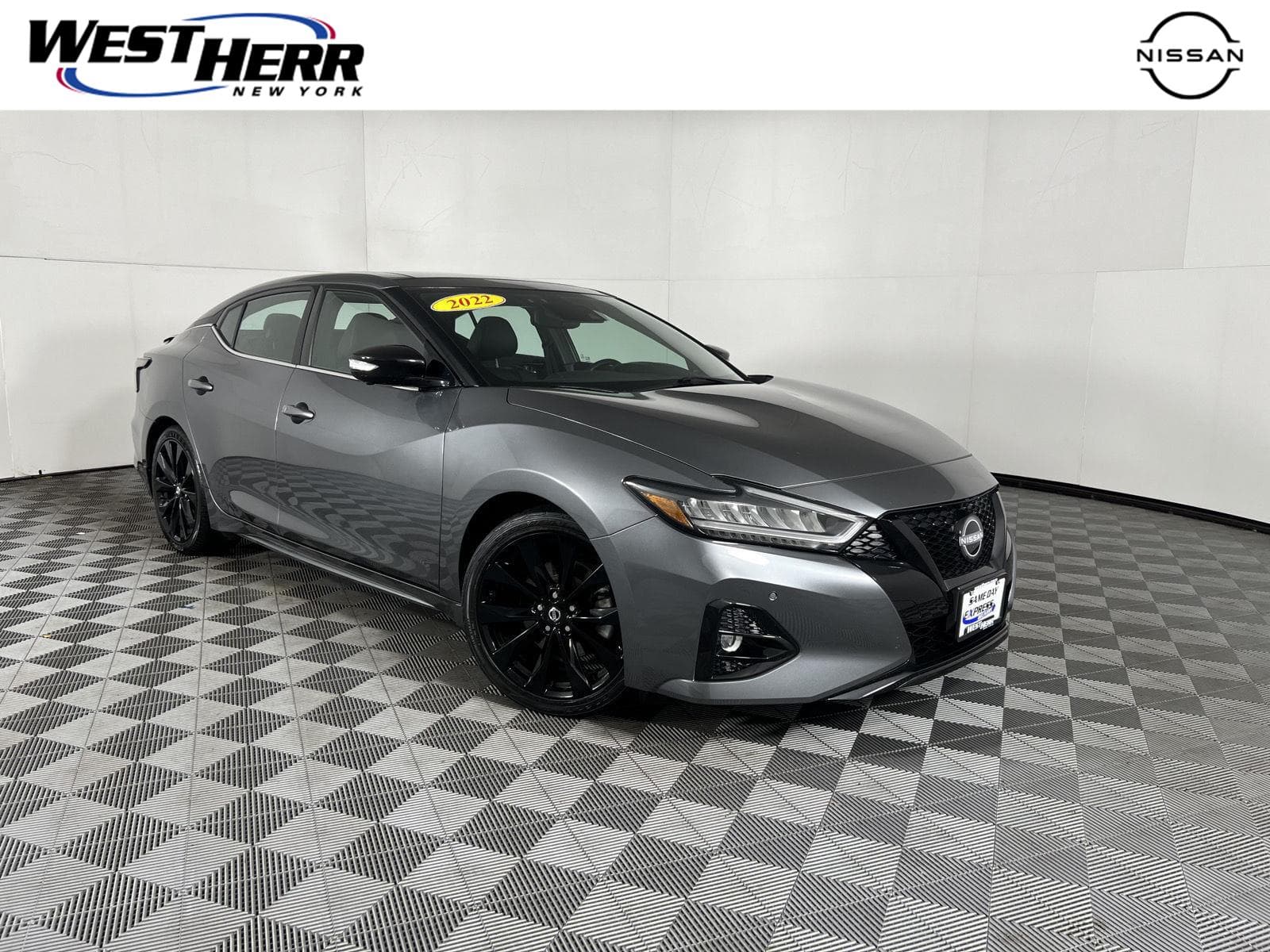 2022 Nissan Maxima SR — photo 1 of 31