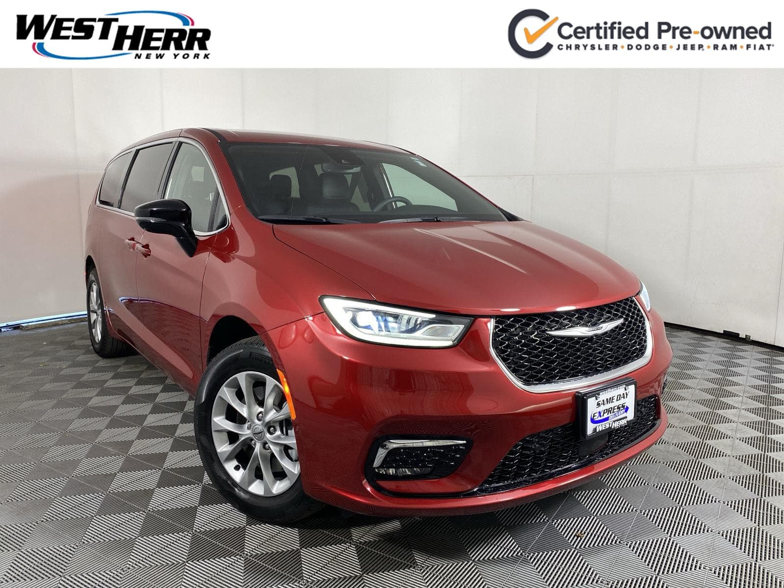 2025 Chrysler Pacifica Select — photo 1 of 30