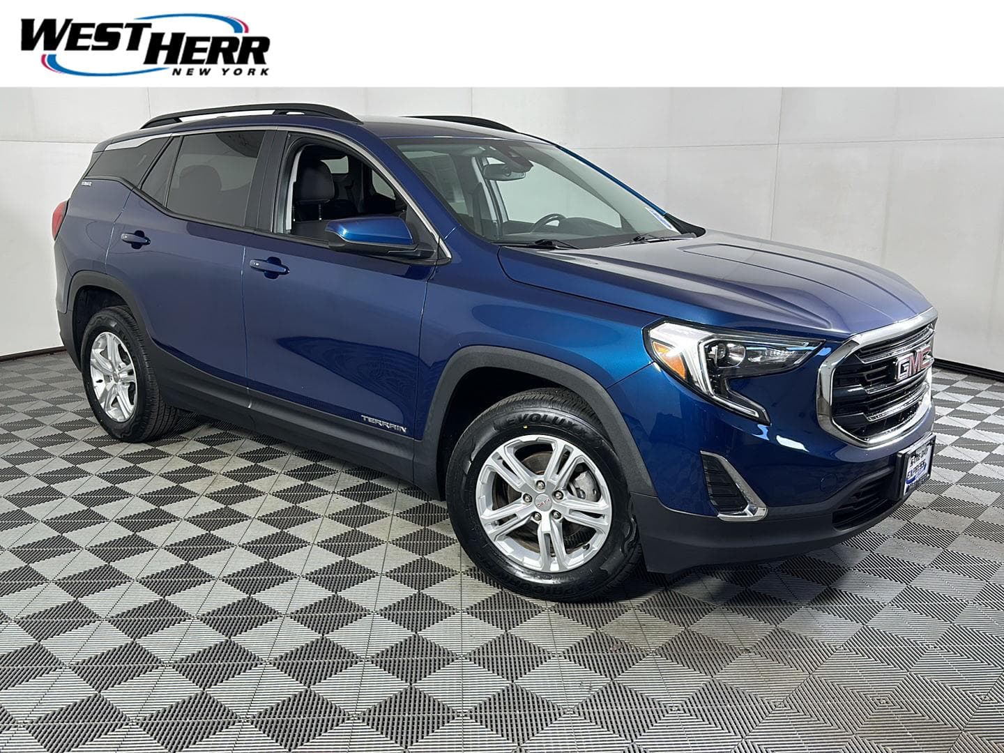 2021 GMC Terrain SLE — photo 1 of 24