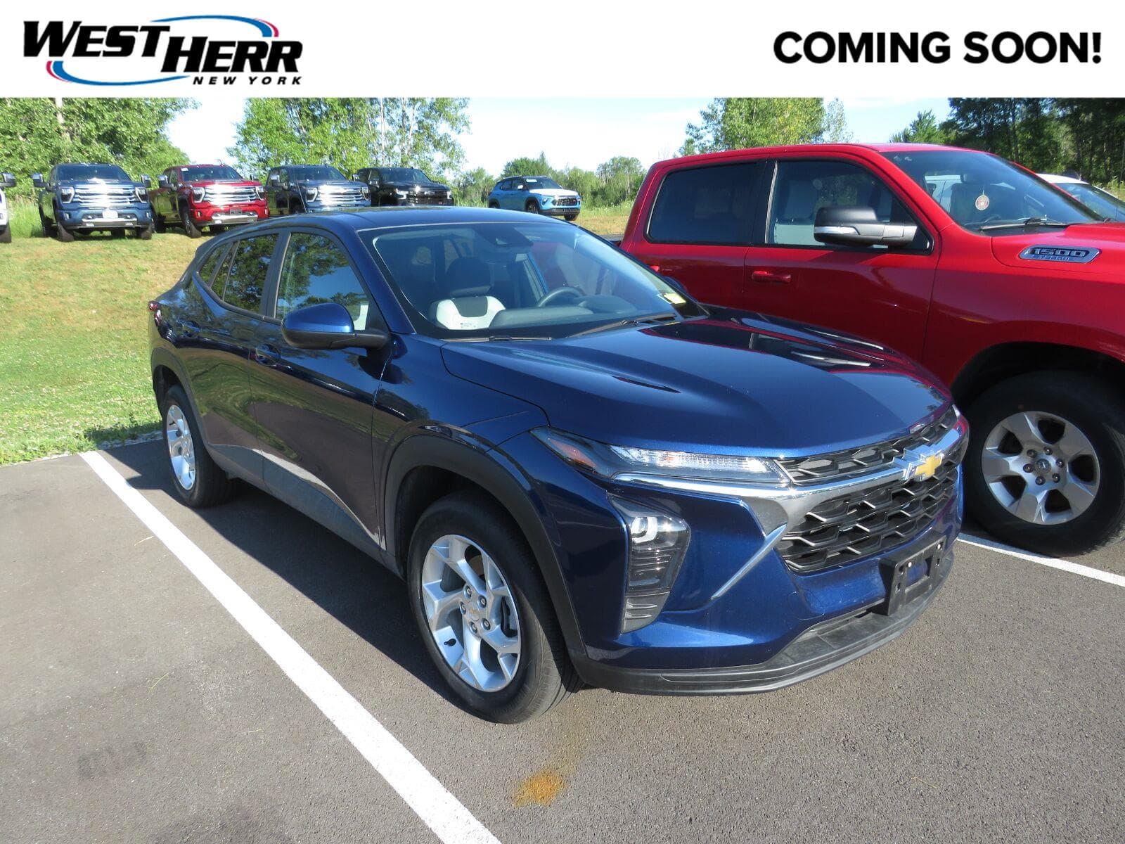 2024 Chevrolet Trax LS — photo 1 of 12