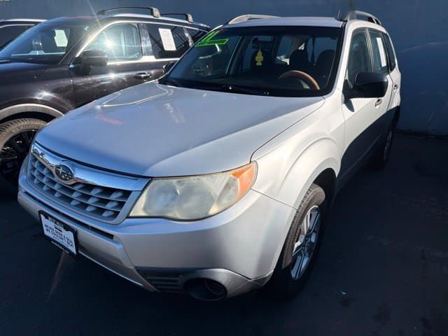 2011 Subaru Forester 2.5X — photo 1 of 10