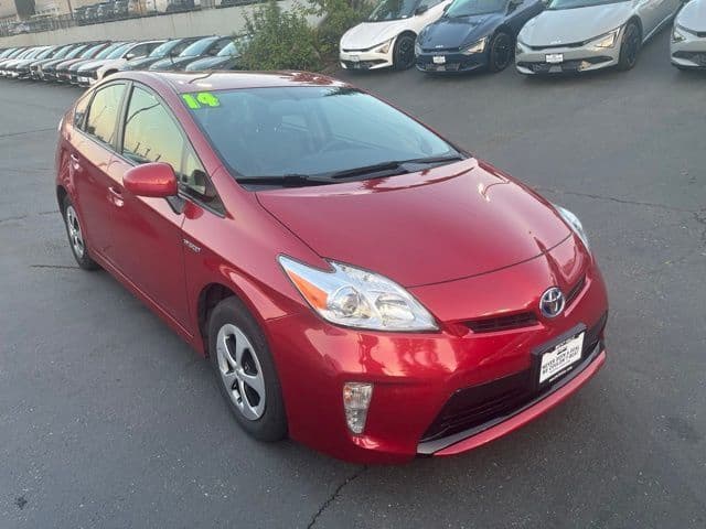 2014 Toyota Prius Five — photo 1 of 6