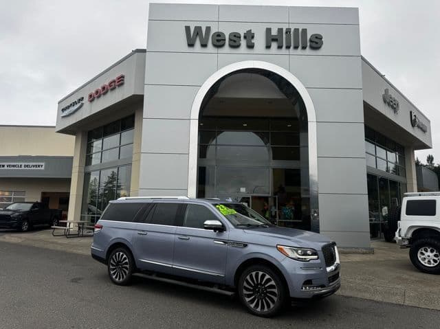 2023 Lincoln Navigator L Black Label — photo 1 of 8