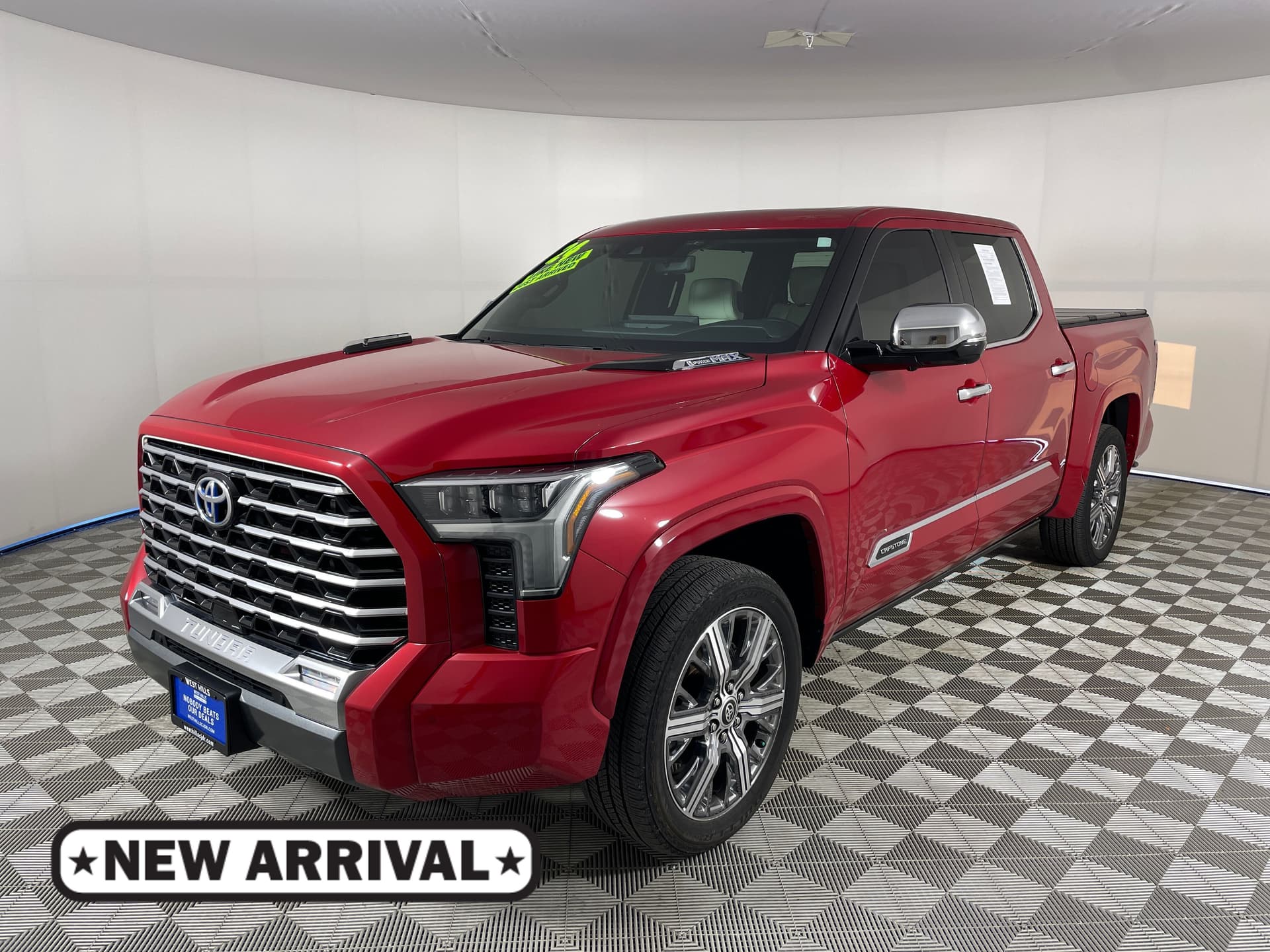 2024 Toyota Tundra 4WD Base — photo 1 of 17