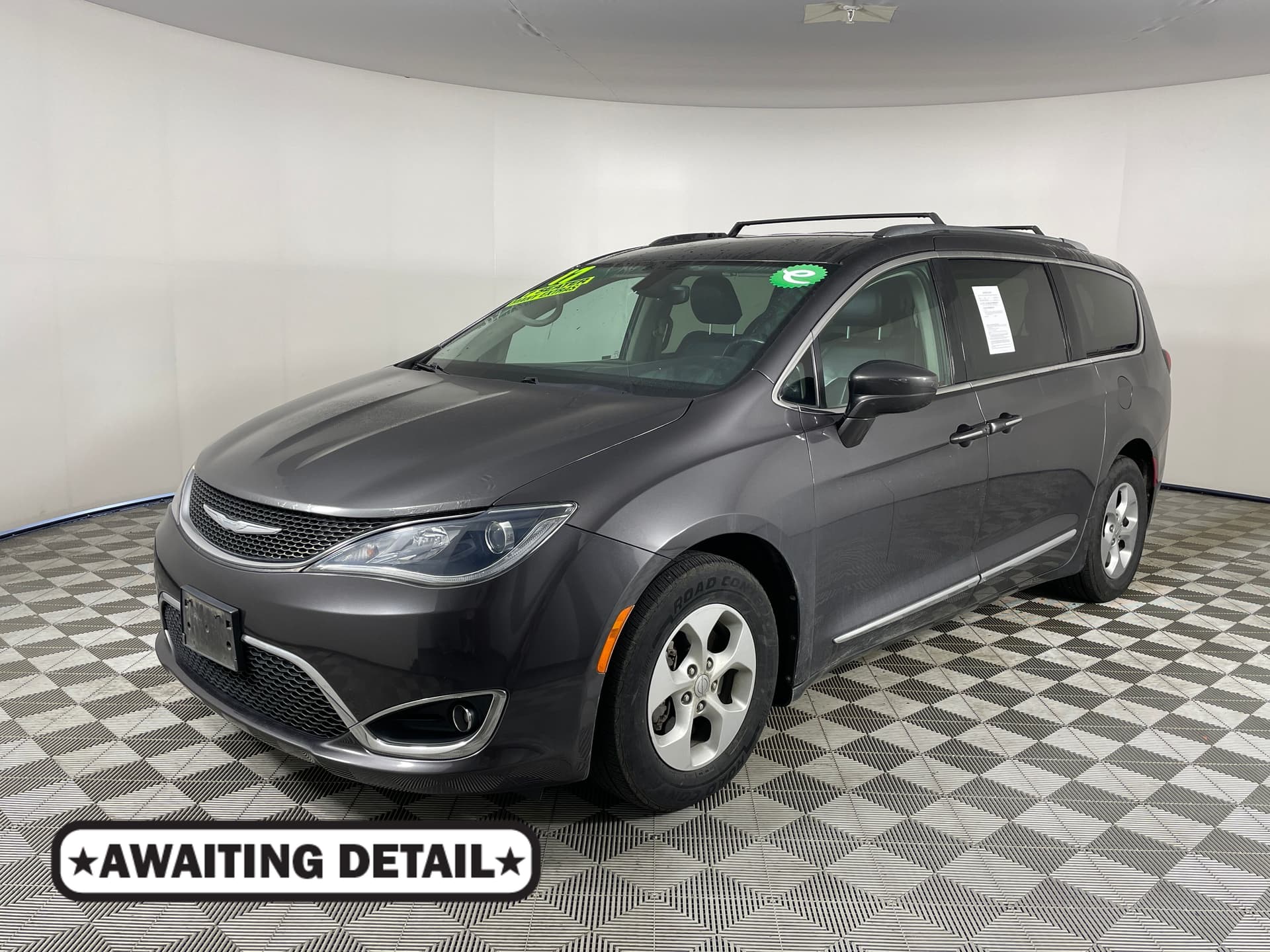 2017 Chrysler Pacifica Touring-L Plus — photo 1 of 17
