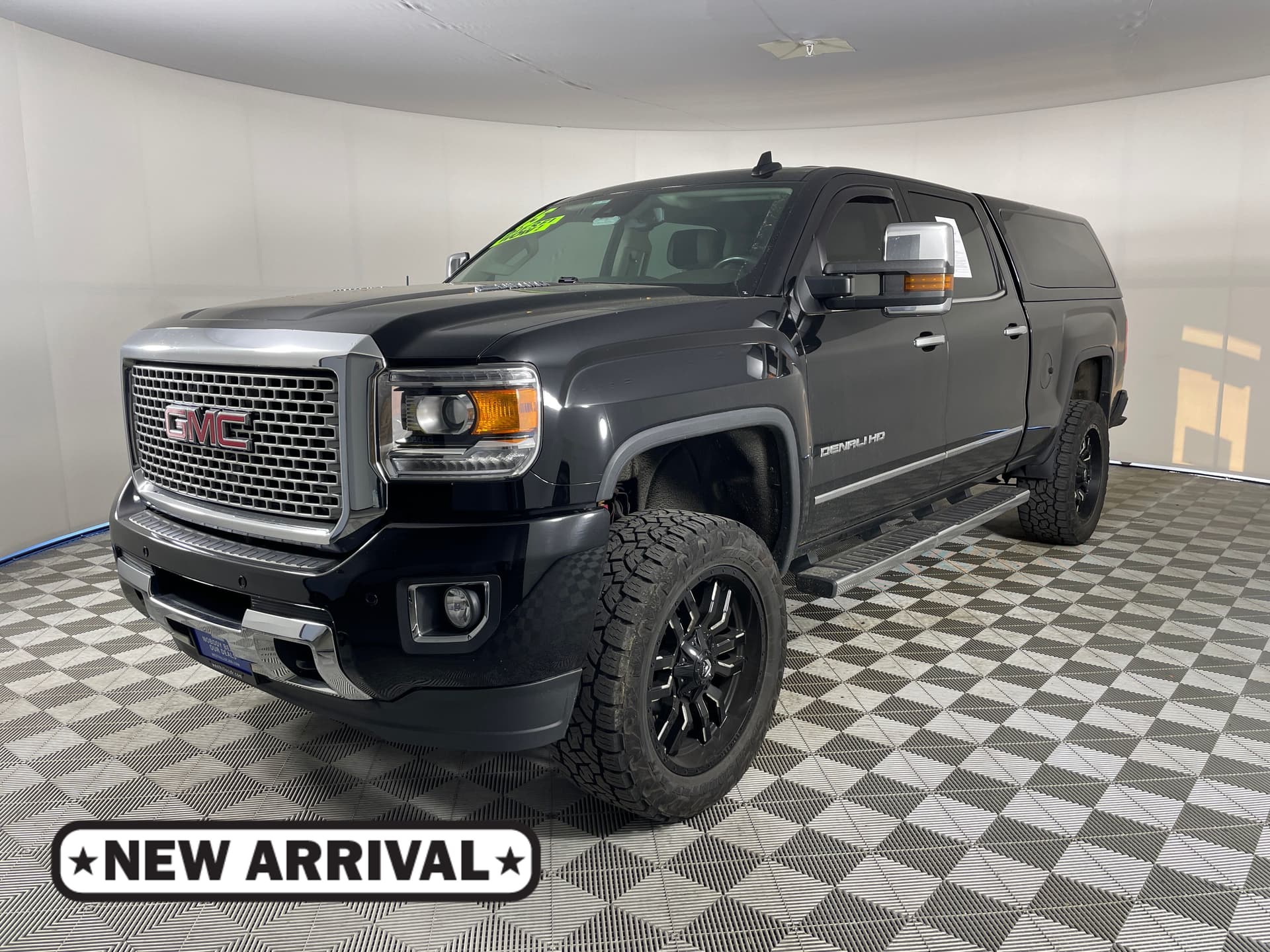 2015 GMC Sierra 2500HD Denali — photo 1 of 17