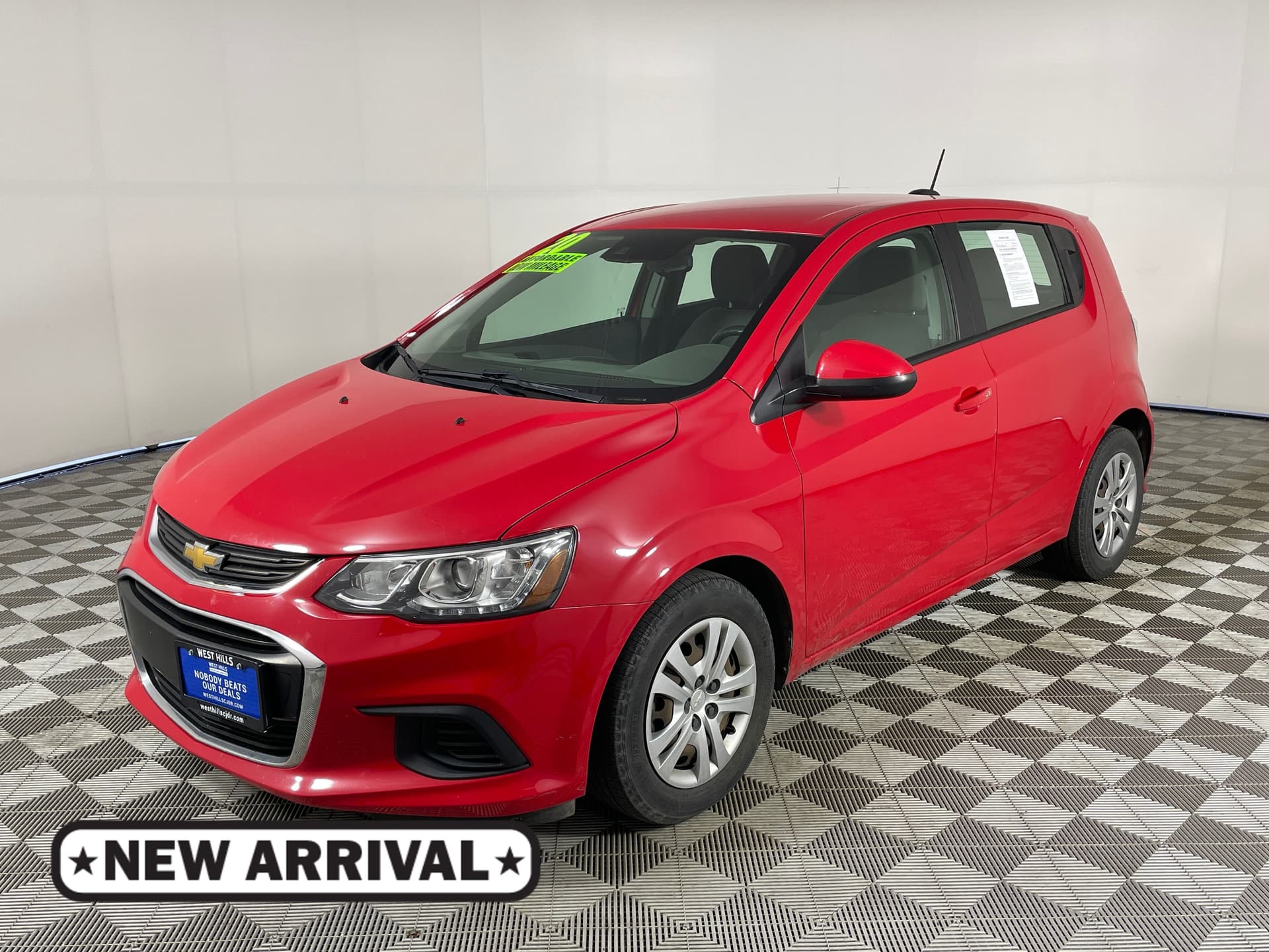 2020 Chevrolet Sonic LT — photo 1 of 17