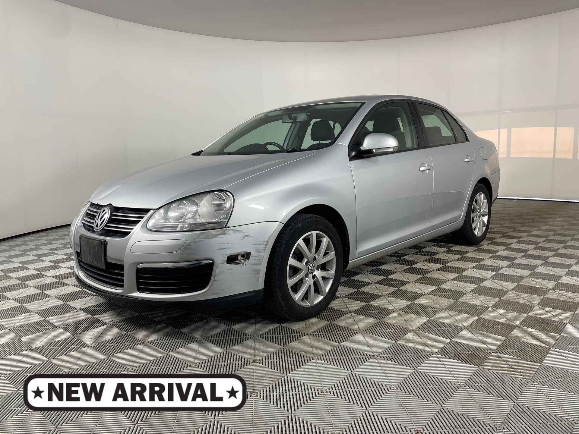 2010 Volkswagen Jetta Sedan Limited — photo 1 of 16