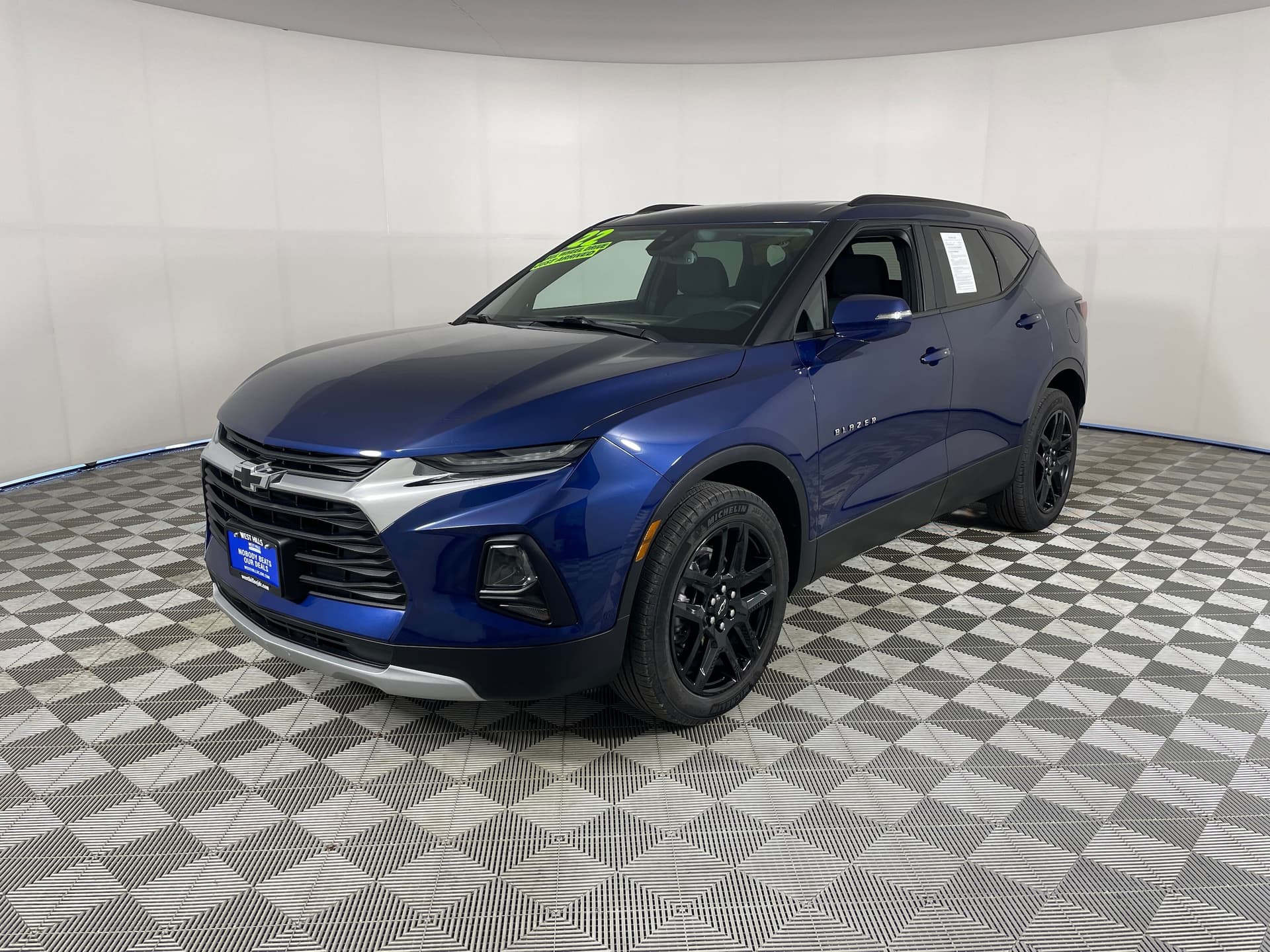 2022 Chevrolet Blazer LT w/2LT — photo 1 of 25