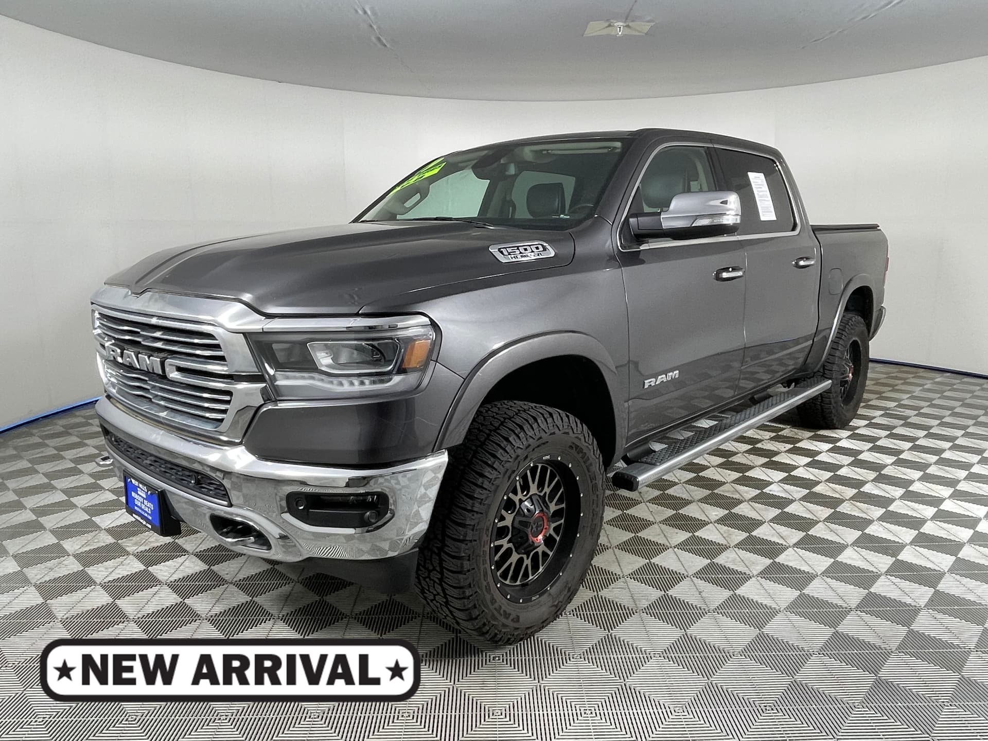 2019 RAM 1500 Laramie — photo 1 of 21