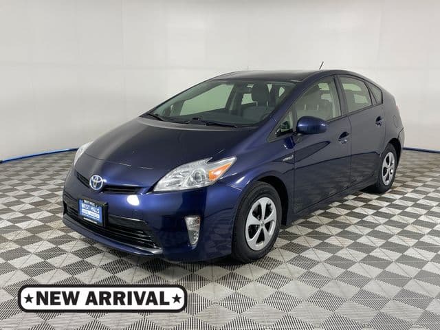 2013 Toyota Prius Two — photo 1 of 18